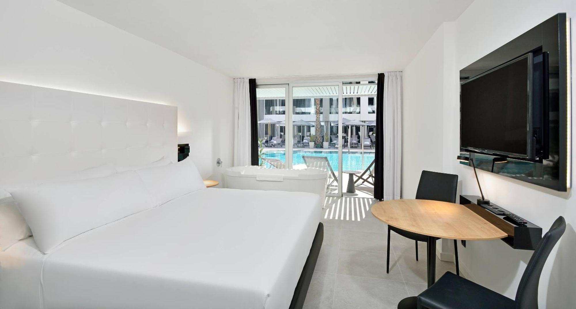 The Innside Premium Room Swim Up