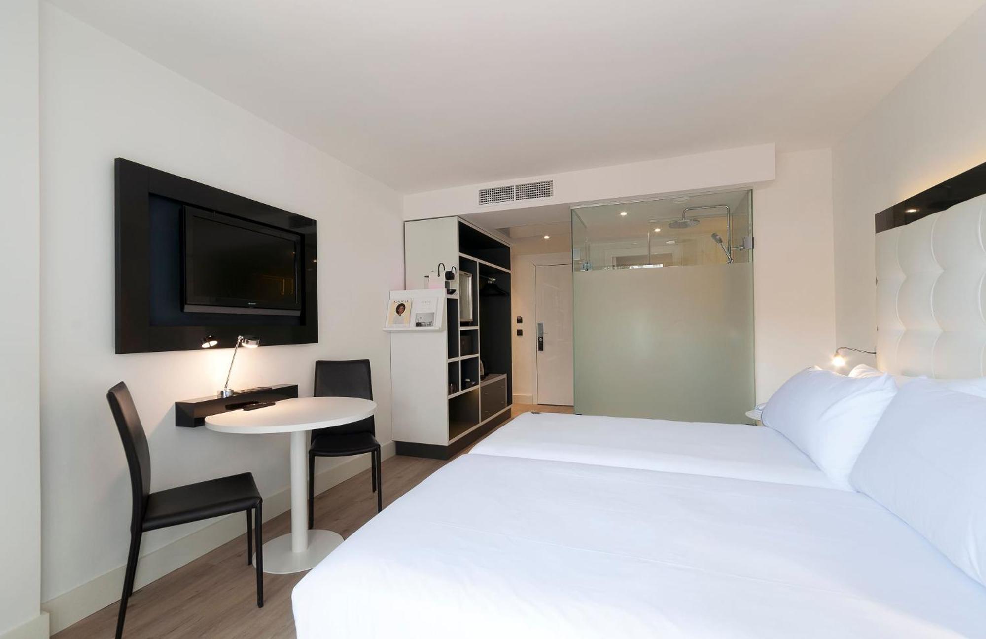 The Innside Premium Room Pool View Balcony