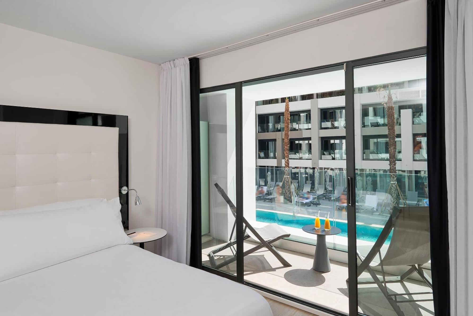 The Innside Premium Room Pool View Balcony