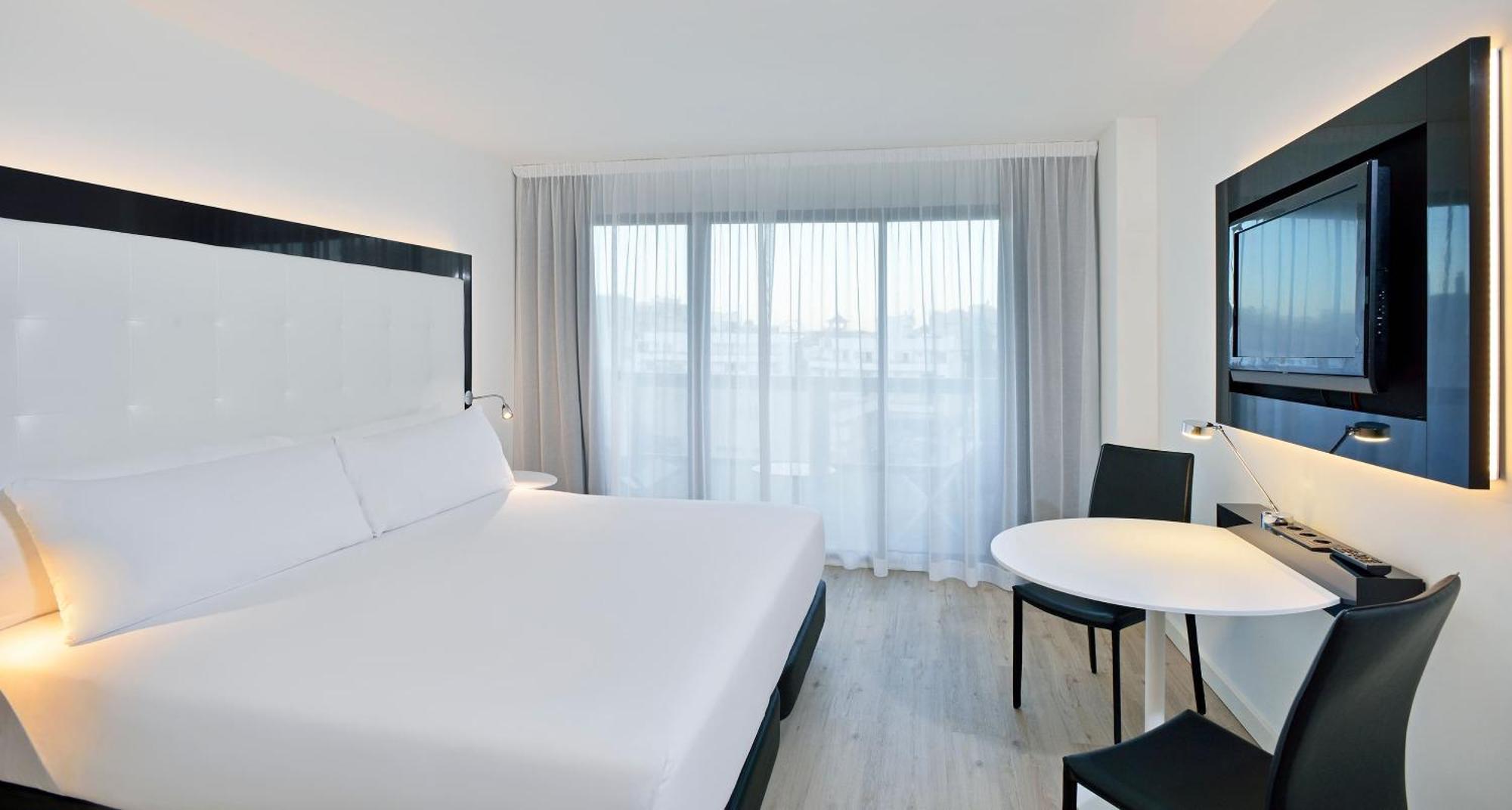 The Innside Room Pool View Balcony